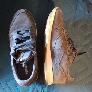 Reebok 8.5 blue suede